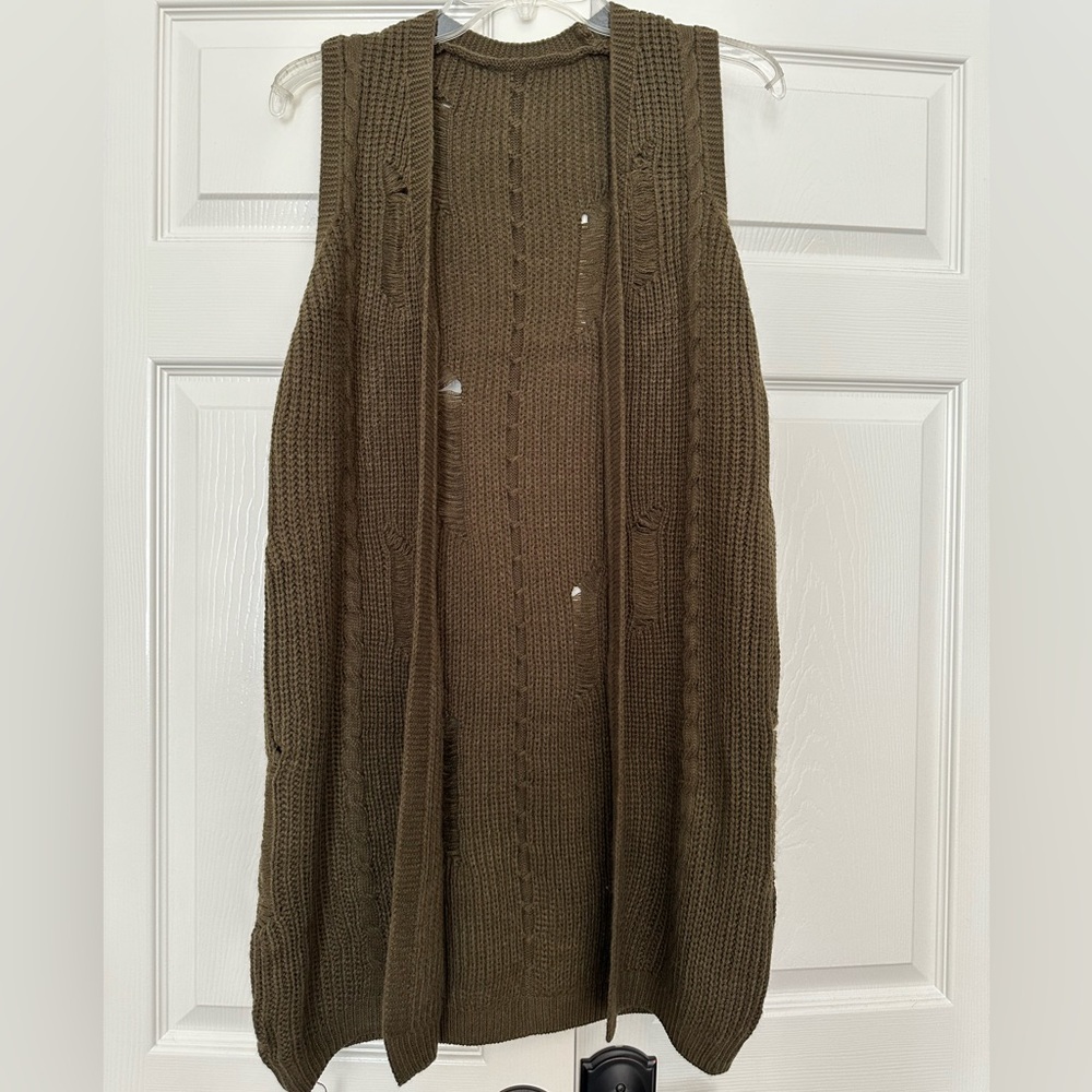 Long sleeveless open cardigan sweater
